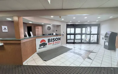 Bison Inn & Suites on University