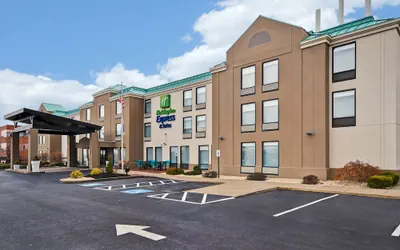 Holiday Inn Express & Suites Allentown-Dorney Park Area by IHG