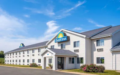 Days Inn by Wyndham Neenah