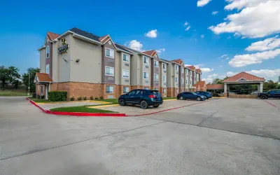 Quality Inn & Suites North Mesquite I-30