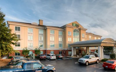 Holiday Inn Express & Suites Columbia-I-26 @ Harbison Blvd by IHG