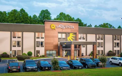 La Quinta Inn & Suites by Wyndham Fayetteville I-95