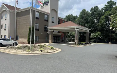 Holiday Inn Express & Suites Albermarle by IHG