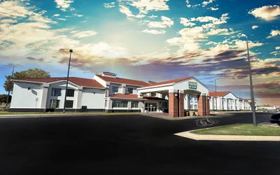 Lucille's Hotel, Restaurant, & Bar