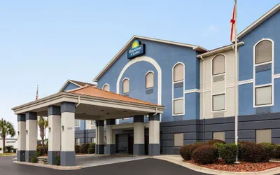 Days Inn & Suites by Wyndham Prattville-Montgomery