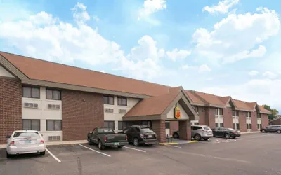 Super 8 by Wyndham St. Cloud