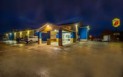 Super 8 by Wyndham Rockford I-90/Casino District