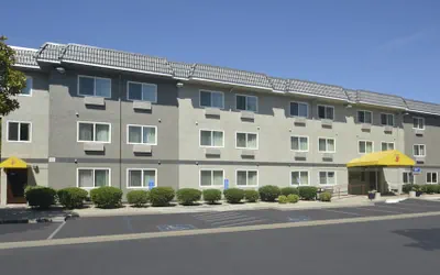 Super 8 by Wyndham Chico