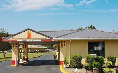 Super 8 by Wyndham Chipley