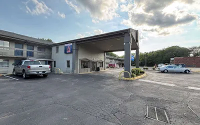 Motel 6 Charlotte, NC - Northlake