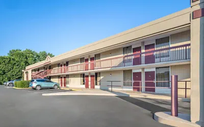 Super 8 by Wyndham Commerce