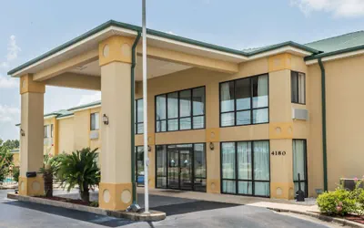 Days Inn by Wyndham Montgomery