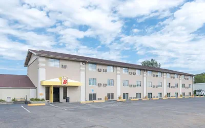 Super 8 by Wyndham Watertown