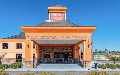 Econo Lodge Inn & Suites Macon North