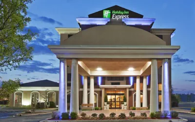 Holiday Inn Express & Suites Midwest by IHG