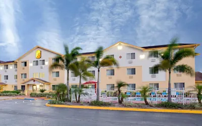 Super 8 by Wyndham Clearwater/St. Petersburg Airport