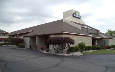 Days Inn by Wyndham Maumee/Toledo
