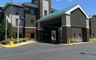 La Quinta Inn & Suites by Wyndham Louisville East