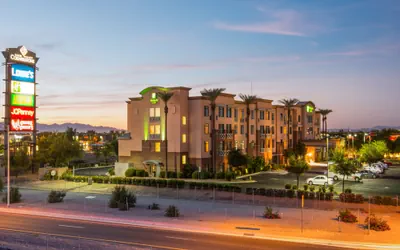 Holiday Inn & Suites Goodyear - West Phoenix Area by IHG