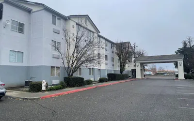 Harvest Inn, Dixon/ UC Davis.