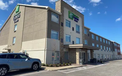 Holiday Inn Express & Suites Elyria by IHG