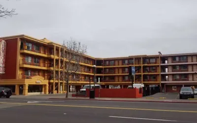 Howard Johnson by Wyndham Reno Downtown