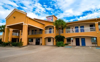 Island Inn by OYO Galveston Beach, TX