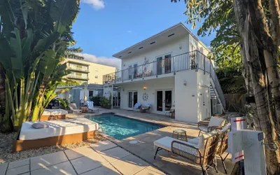 Inn On The Drive ( Adults Only)