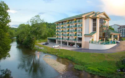 Pigeon River Inn