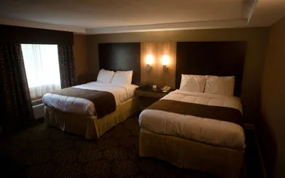 AAshram Hotel by Niagara River