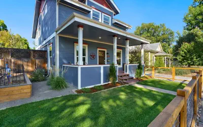 The Magnolia House in Old Town - Private Hot Tub