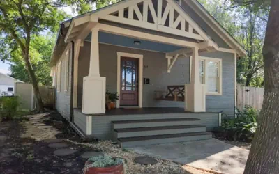 Charming Studio w Deck Garden