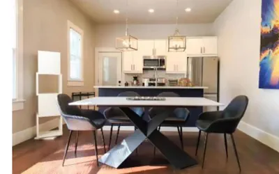 Chic Downtown Farmhouse With Garden and BBQ Grill