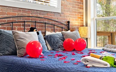 Romantic Cabin Retreat By Ghosal Luxury Lodging