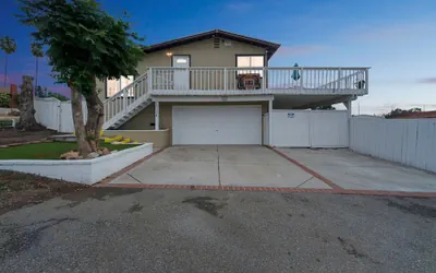 Paradise On Earth 3 Bedroom Residence by RedAwning