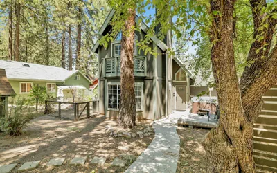 Green Canoe Cabin #2293