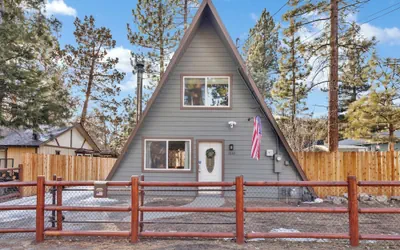 THE Pyramid IN BIG Bear #2124