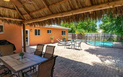 Hidden Gem Vacation Villa w Private Pool Tikihut