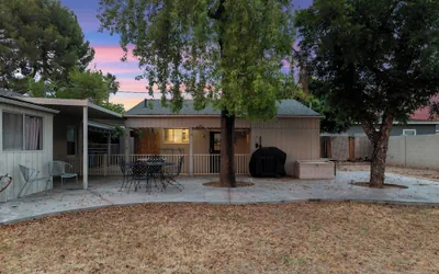 Sunlit Palm Cottage in Uptown Phoenix