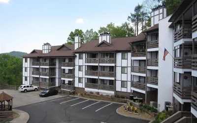 NEW Renovated Fabulous 2 bed 2 Bath Pool View