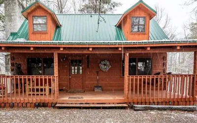 A Charming Cabin Pool Firepit Hot Tub-jacuzzi