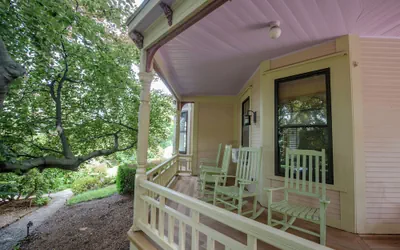 254 South Union Street Guest House