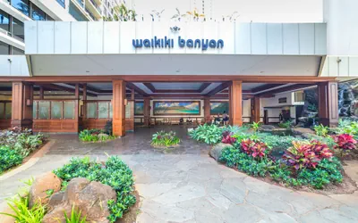 High Floor Mountain View with King or Queen Bed and Parking