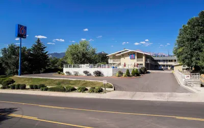 Motel 6 – Colorado Springs, CO – South/Metro Area