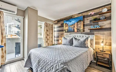 Picturesque Waikiki Hotel Room w Private Balcony