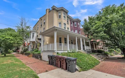 Trolley Teacup Charming Cozy Studio 1 Bedroom Apts by RedAwning