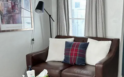 Cute Tiny House With Fenced Yard Near Plaza Dist