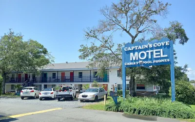 Captain's Cove Motel