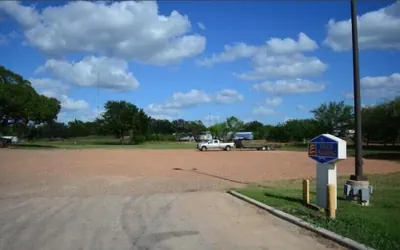 Hotel O Executive Inn & Suites Cuero Hwy 87