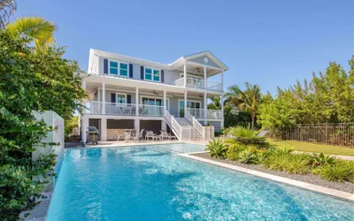 Spindrift House by Brightwild Huge Pool Dock